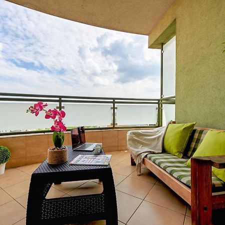 Family Apartment With A Terrace On Aleje Jerozolimskie Warszawa Eksteriør bilde