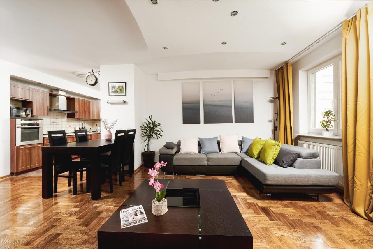 Family Apartment With A Terrace On Aleje Jerozolimskie Warszawa Eksteriør bilde