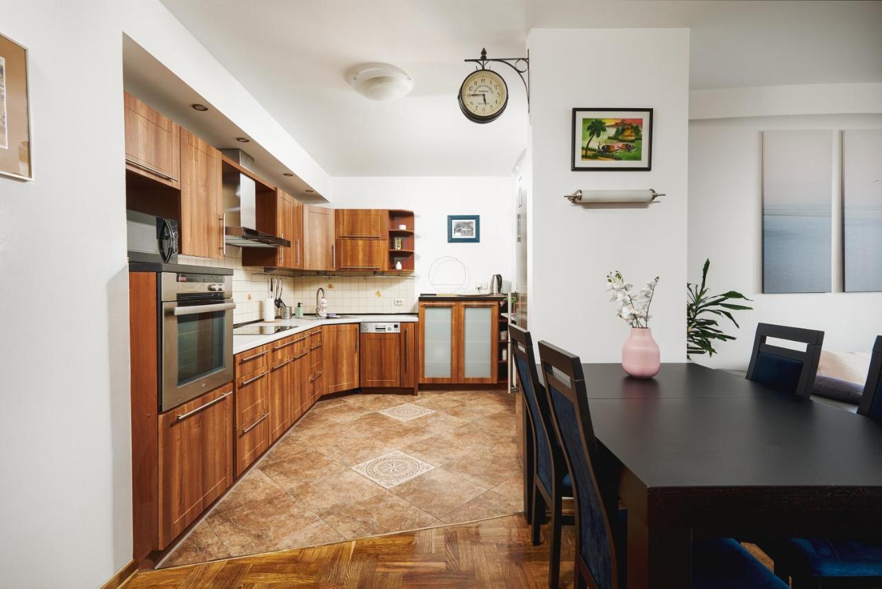 Family Apartment With A Terrace On Aleje Jerozolimskie Warszawa Eksteriør bilde