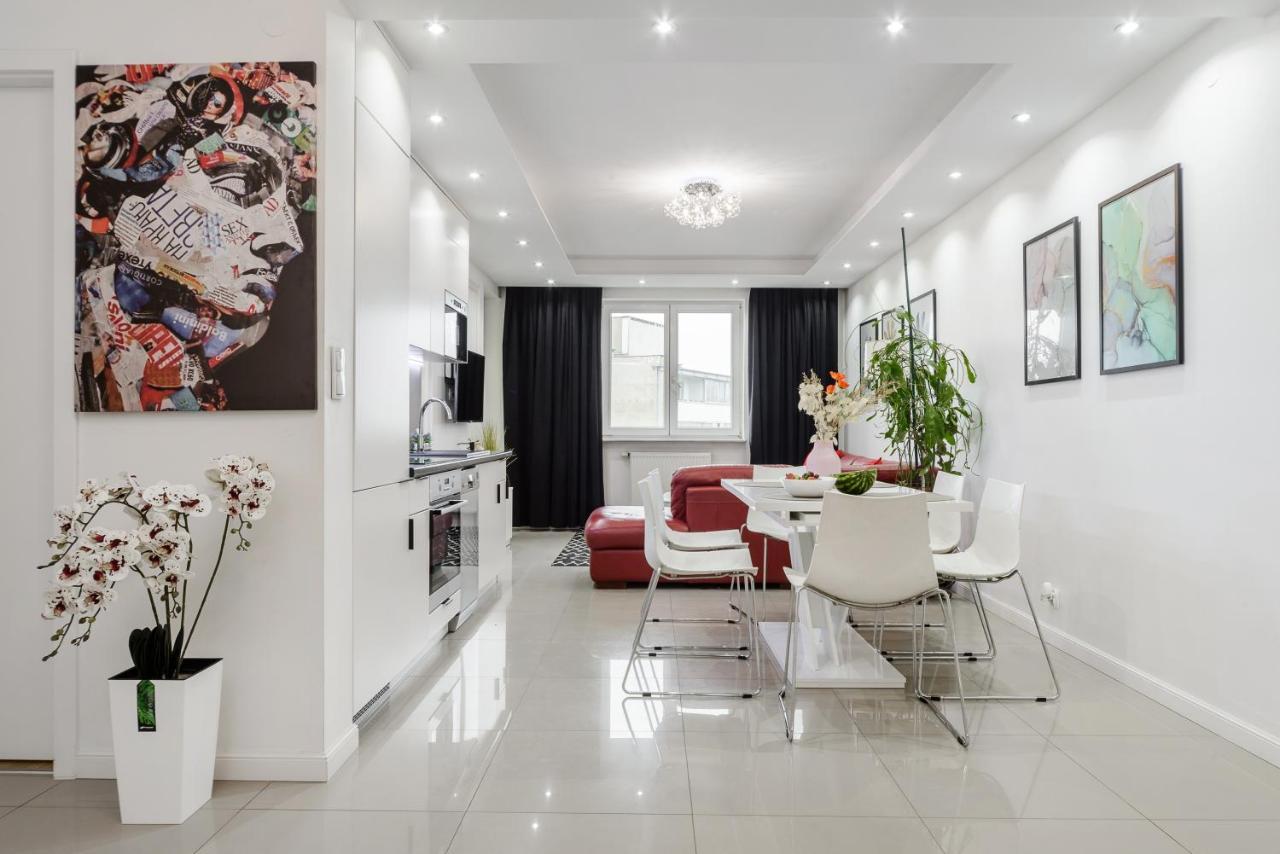 Family Apartment With A Terrace On Aleje Jerozolimskie Warszawa Eksteriør bilde