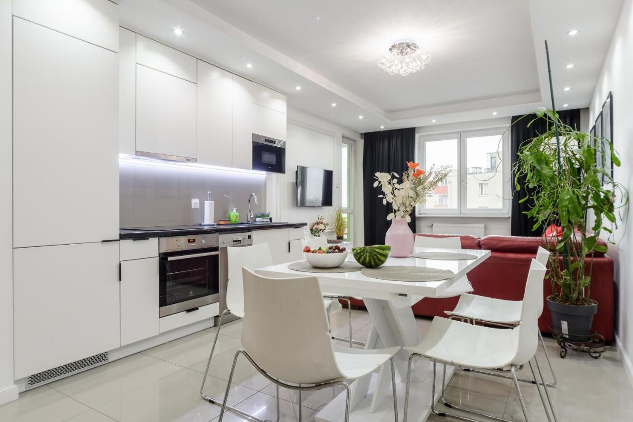 Family Apartment With A Terrace On Aleje Jerozolimskie Warszawa Eksteriør bilde