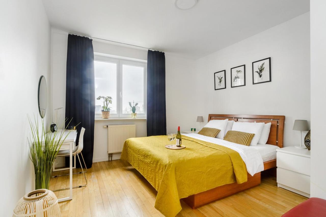 Family Apartment With A Terrace On Aleje Jerozolimskie Warszawa Eksteriør bilde