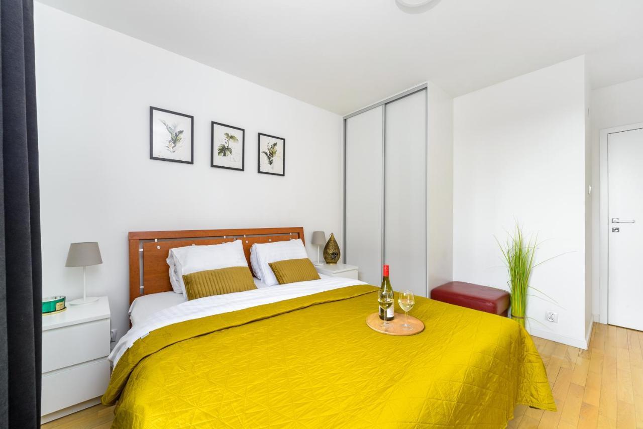 Family Apartment With A Terrace On Aleje Jerozolimskie Warszawa Eksteriør bilde