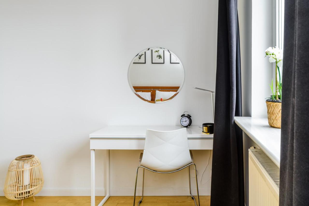 Family Apartment With A Terrace On Aleje Jerozolimskie Warszawa Eksteriør bilde