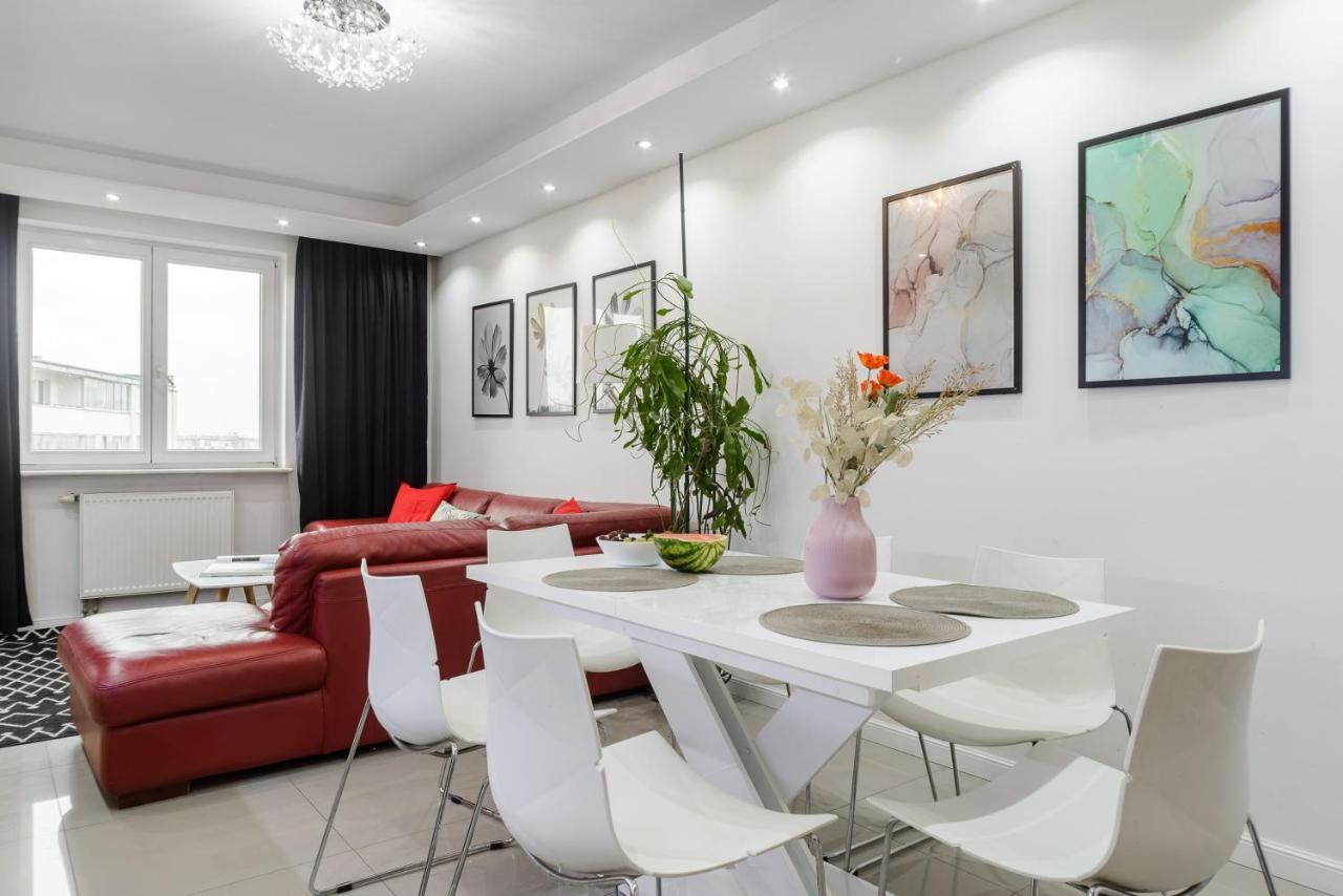 Family Apartment With A Terrace On Aleje Jerozolimskie Warszawa Eksteriør bilde
