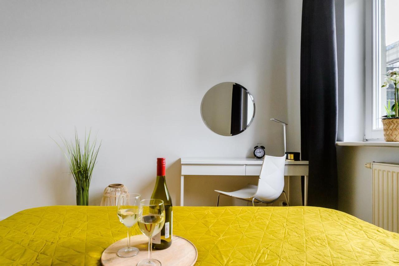 Family Apartment With A Terrace On Aleje Jerozolimskie Warszawa Eksteriør bilde